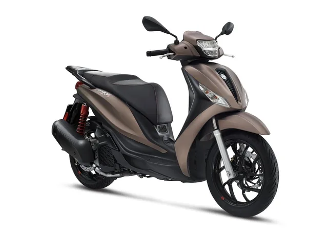 Piaggio Medley scooter, 125cc to 200cc for hire at Corfu Motor Rent, Ipsos